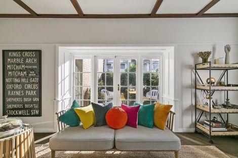 Photo of property in 323 The Terrace, Te Aro, Wellington, 6011