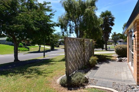 Photo of property in 2 Rochester Place, Nawton, Hamilton, 3200