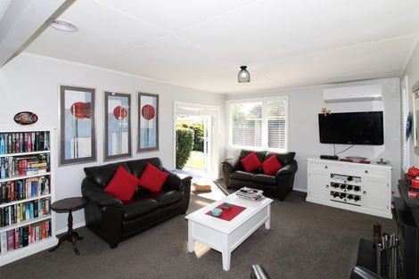 Photo of property in 21 Kent Street, Carterton, 5713