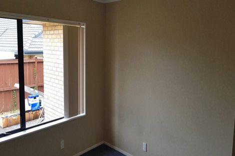 Photo of property in 15 Ashland Place, Weymouth, Auckland, 2103