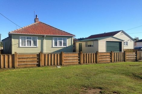 Photo of property in 19 Easton Street, Foxton, 4814