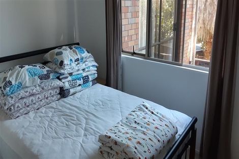 Photo of property in 12 Pendene Place, Forrest Hill, Auckland, 0620