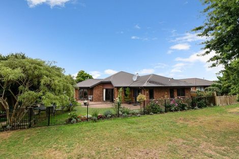 Photo of property in 37 Farringdon Avenue, Rototuna North, Hamilton, 3210