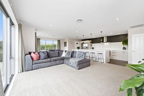 Photo of property in 36 Whitcombe Place, Darfield, 7571