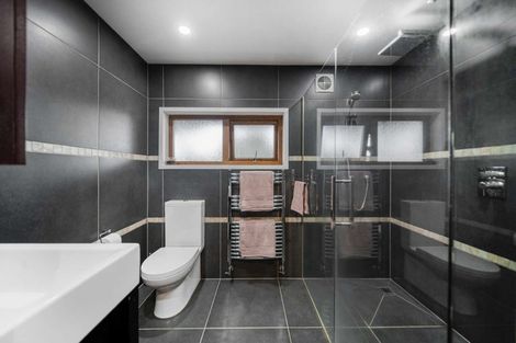 Photo of property in 18 Fielding Crescent, Farm Cove, Auckland, 2012