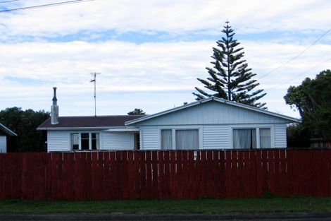 Photo of property in 10 Kenward Crescent, Featherston, 5710