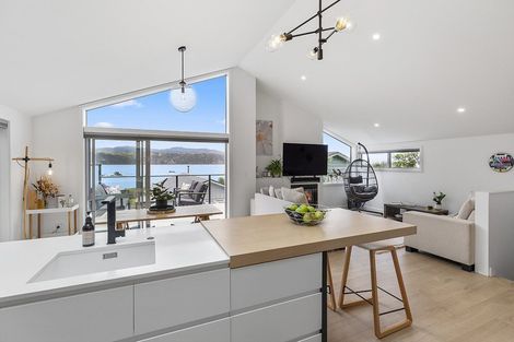 Photo of property in 111a Breaker Bay Road, Breaker Bay, Wellington, 6022