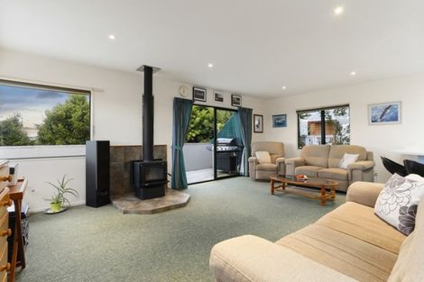 Photo of property in 6 Charlotte Street, Stanmore Bay, Whangaparaoa, 0932