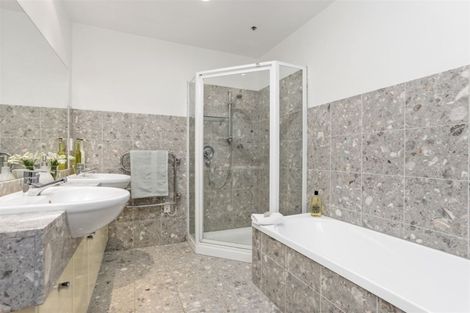 Photo of property in 5d/173 Hurstmere Road, Takapuna, Auckland, 0622