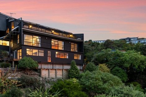 Photo of property in 5 Osmond Lane, Mount Pleasant, Christchurch, 8081