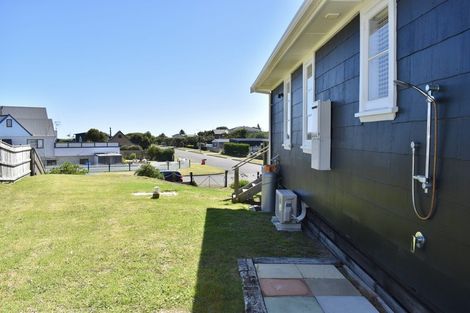 Photo of property in 60 Sarah Street, Waikawa Beach, Levin, 5573