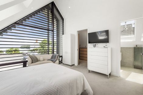 Photo of property in 81 Queen Street, Northcote Point, Auckland, 0627