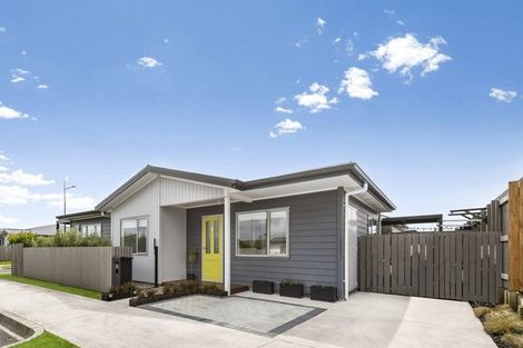 Photo of property in 30 Whareatua Avenue, Takanini, 2112