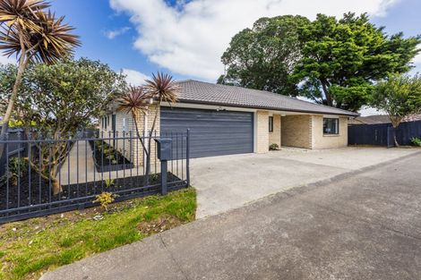 Photo of property in 12 Mark Edgar Place, Clendon Park, Auckland, 2103