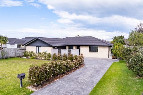 Photo of property in 4 Kowi Lakes Drive, One Tree Point, 0118