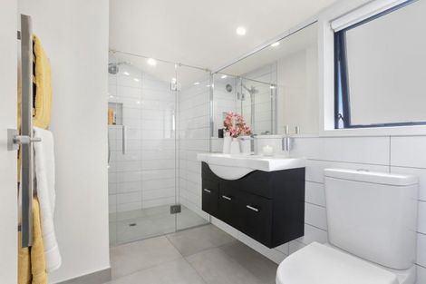 Photo of property in 25 Waimana Avenue, Northcote Point, Auckland, 0627
