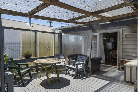 Photo of property in 173 Bridge Street, Bulls, 4818