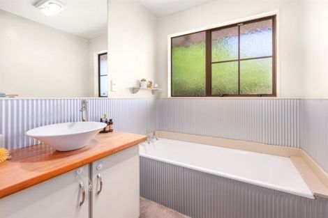 Photo of property in 4 Mercury Way, Whitby, Porirua, 5024