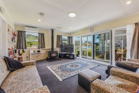 Photo of property in 10 Seaview Crescent, Picton, 7220