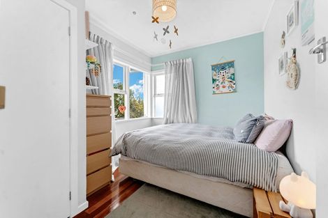 Photo of property in 20 Sylvan Crescent, Te Atatu South, Auckland, 0610