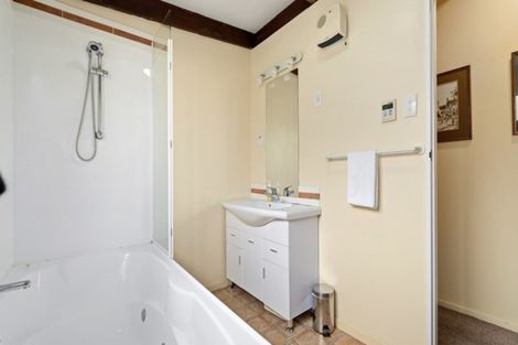 Photo of property in 6a Bills Way, Wanaka, 9305