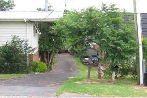 Photo of property in 2/240 Sunset Road, Windsor Park, Auckland, 0632