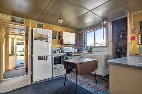 Photo of property in 82 Railway Street, Eltham, 4322