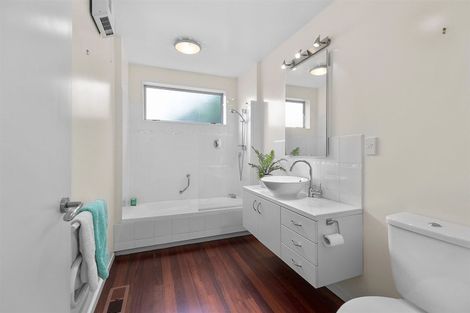 Photo of property in 2 Reserve Road, Plimmerton, Porirua, 5026