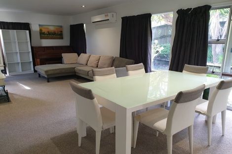 Photo of property in 1/546 Glenfield Road, Glenfield, Auckland, 0629