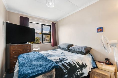 Photo of property in 2 Gavan Street, Cromwell, 9310