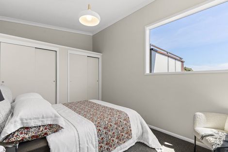 Photo of property in 27 Roy Terrace, Moturoa, New Plymouth, 4310