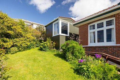 Photo of property in 56 Middleton Road, Kew, Dunedin, 9012