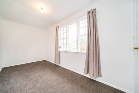 Photo of property in 15 Holdsworth Avenue, Trentham, Upper Hutt, 5018