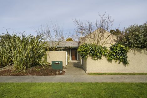 Photo of property in 1 Strachan Way, Highbury, Palmerston North, 4412