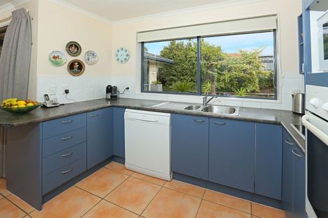 Photo of property in 30 Basra Drive, Henderson, Auckland, 0612