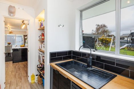 Photo of property in 10 Adams Place, Kelvin Grove, Palmerston North, 4414