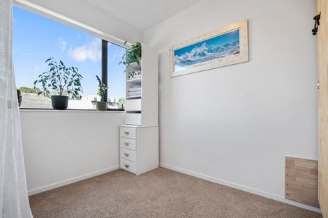 Photo of property in 1/22 Ryburn Road, Mount Wellington, Auckland, 1062