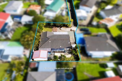 Photo of property in 2/15 Larissa Avenue, Henderson, Auckland, 0610