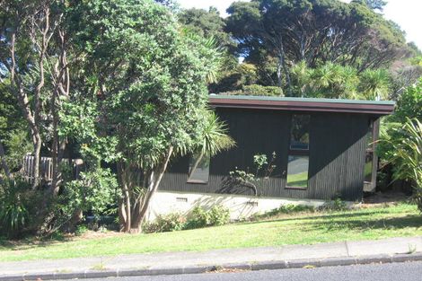 Photo of property in 9 Woodcote Drive, Glenfield, Auckland, 0629