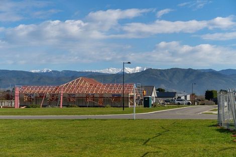 Photo of property in 12 Endelave Way, Carterton, 5713