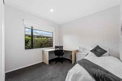 Photo of property in 12 Kuparu Lane, Red Beach, 0932