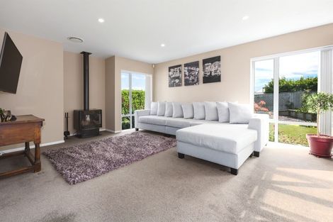 Photo of property in 6 Sumner Terrace, Aotea, Porirua, 5024