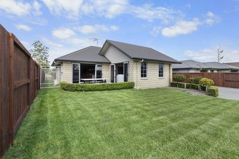 Photo of property in 17 Farleigh Close, Huntington, Hamilton, 3210