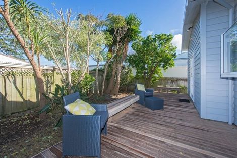Photo of property in 8b Quest Terrace, Mount Roskill, Auckland, 1041