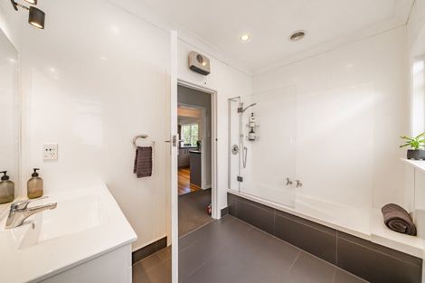 Photo of property in 342 Main Road, Tawa, Wellington, 5028