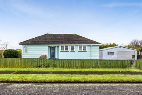Photo of property in 1 Malone Place, Hawera, 4610