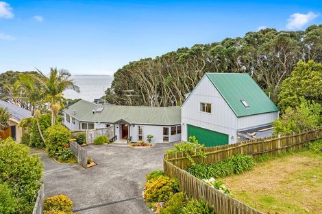 Photo of property in 38 Pacific Parade, Army Bay, Whangaparaoa, 0930