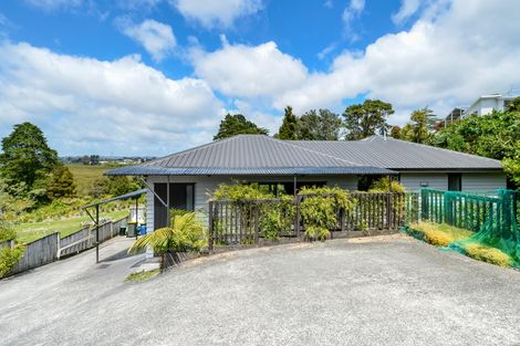 Photo of property in 24 Edgerton Road, Te Atatu Peninsula, Auckland, 0610