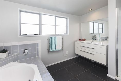 Photo of property in 238 Withells Road, Avonhead, Christchurch, 8042