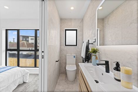 Photo of property in 4/12 Hamlin Road, Mount Wellington, Auckland, 1060